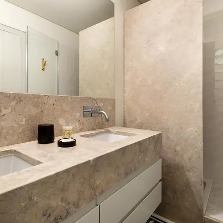 Apartment Beautiful Close To Praca Do Comercio By Lovelystay *